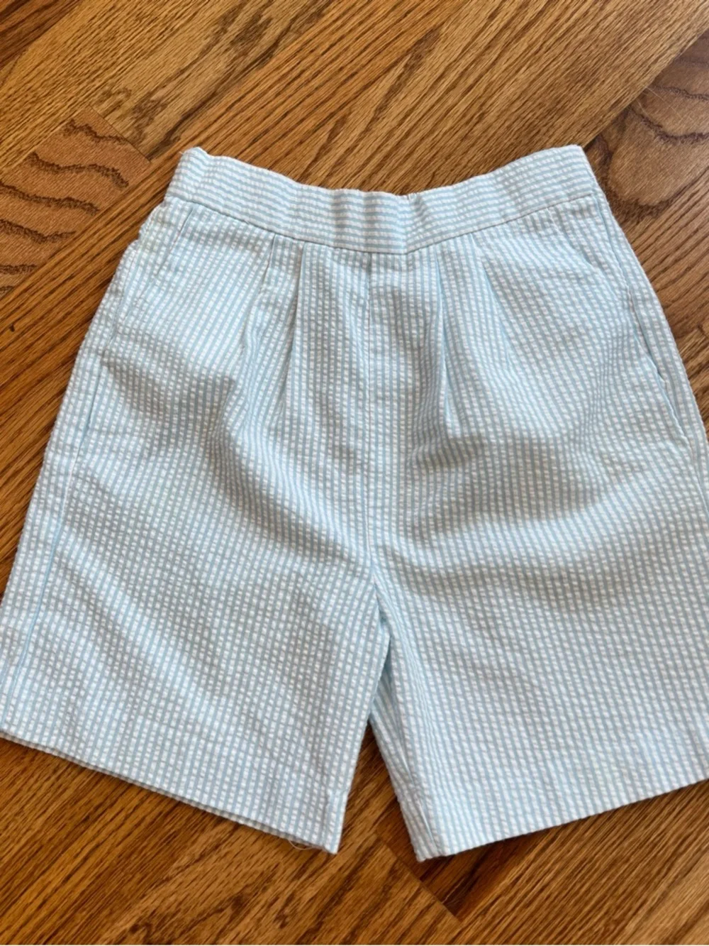 Bailey boys Light Blue Seersucker Two-Piece Set with White Peter Pan Collar - Picture 2 of 11